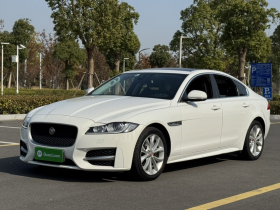 捷豹XF 2016款 XF 2.0T 两驱R-Sport运动版