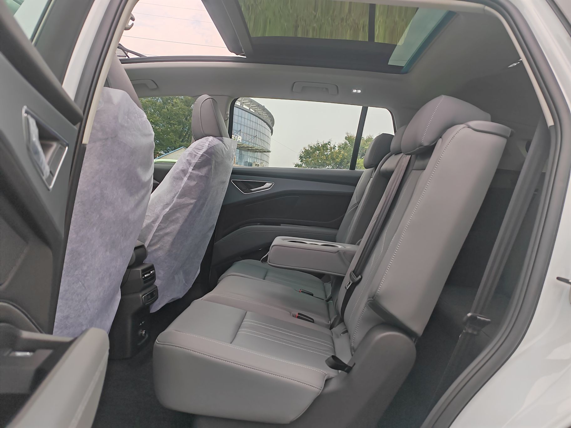 奥迪Q5 e-tron 2023款 40 e-tron 星耀型 锦衣套装