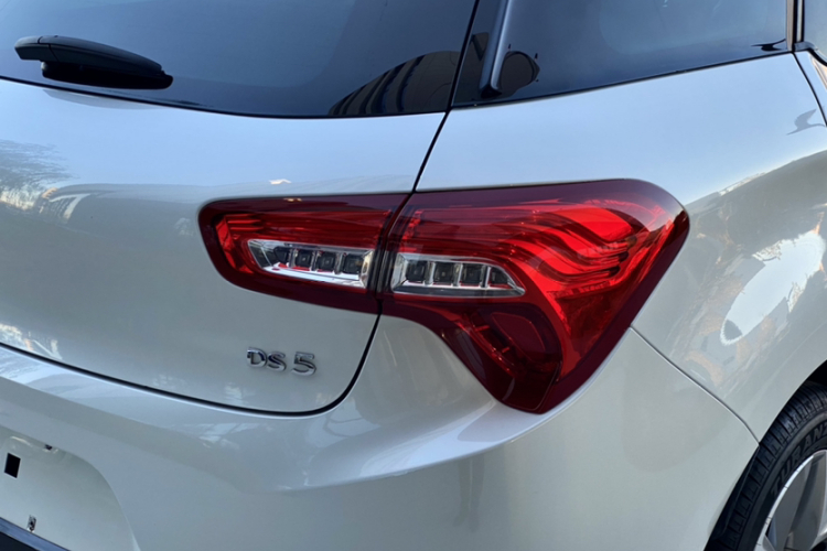 DS 5 2015款 1.6T 豪华版THP160车身外观6006