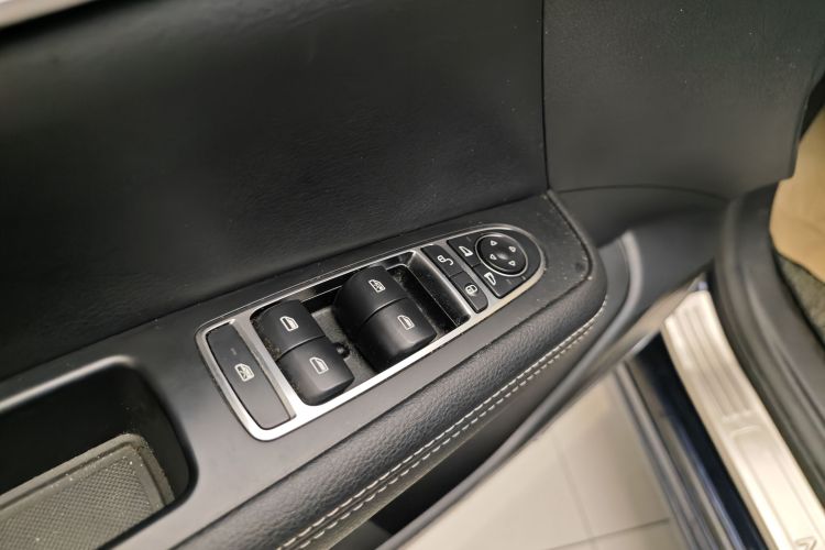 比亚迪 宋MAX 2017款 1.5T 自动智联精英型 7座中控内饰7005