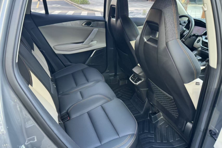 领克06 EM-P 2020款 PHEV Plus车身外观6010