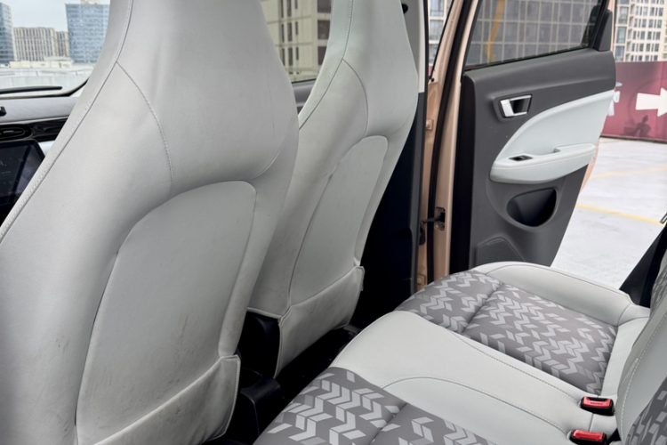 零跑汽车 零跑T03 2022款 耀金版中控内饰7003