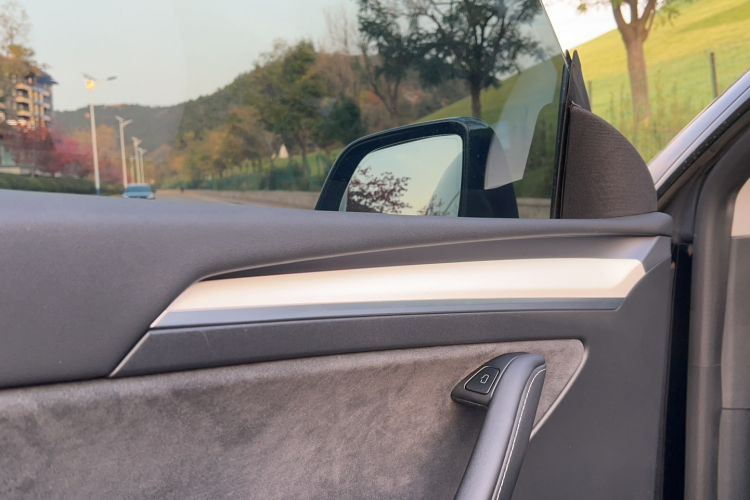 特斯拉 Model Y 2022款 后轮驱动版局部细节9001