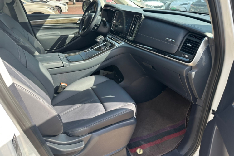 广汽传祺 传祺M8 2023款 领秀系列 390T 尊贵版中控内饰7003