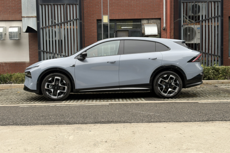 小鹏G7 2025款 702 超长续航 Max车身外观6005