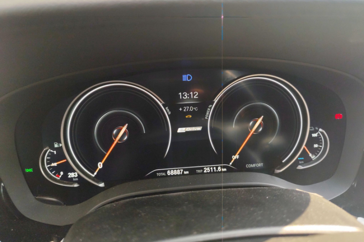 宝马5系新能源 2019款 530Le 豪华套装中控内饰15