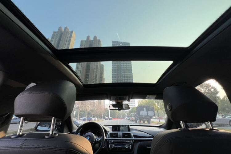 宝马3系GT 2020款 320i M运动套装中控内饰7006