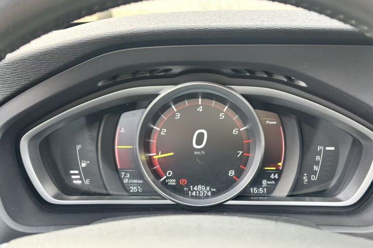 沃尔沃V40 2017款 Cross Country T3 智雅版中控内饰15