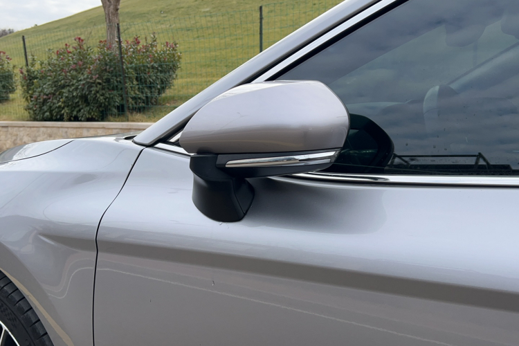 丰田 凯美瑞 2021款 2.5G 豪华版局部细节9005