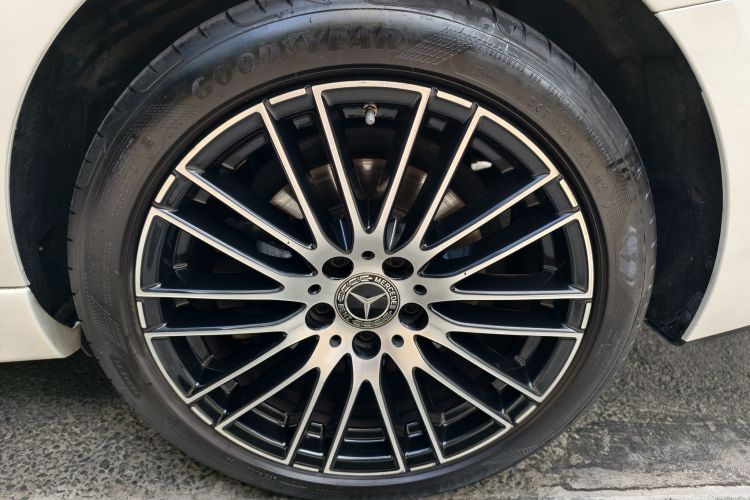 奔驰C级 2022款 改款 C 260 L 运动版中控内饰7004