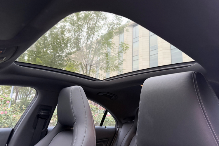 奔驰CLA 2017款 CLA 200 动感型局部细节22