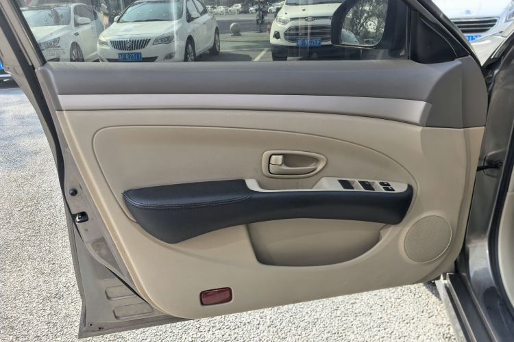 日产 轩逸 2012款 经典 1.6XE 手动舒适版中控内饰7007