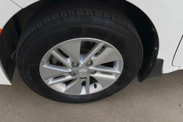 丰田 卡罗拉 2014款 1.6L 手动GL车身外观6008