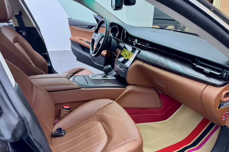 玛莎拉蒂 总裁 2013款 3.0T 标准型中控内饰7009