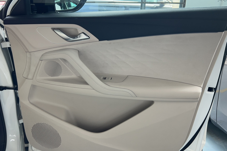 荣威D5X DMH 2024款 135科技版中控内饰7001