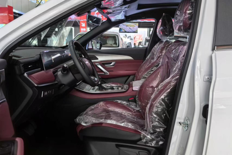 捷途X70 PLUS 2025款 1.5T CVT旗舰PRO 5座中控内饰7003