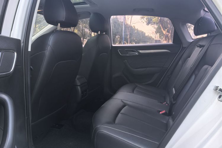 荣威i6 2020款 PLUS 1.6L CVT 4G互联荣耀旗舰版中控内饰7002