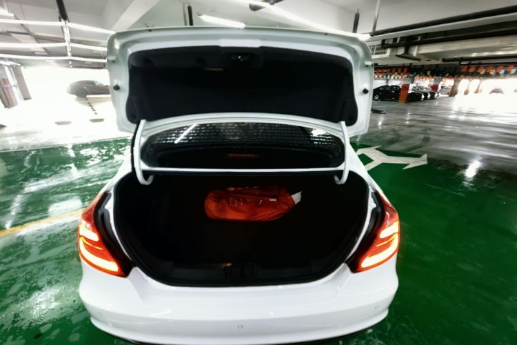 吉利汽车 帝豪 2017款 三厢百万款 1.5L CVT向上版局部细节23