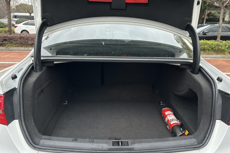 奥迪A4L 2015款 35 TFSI 自动标准型局部细节23