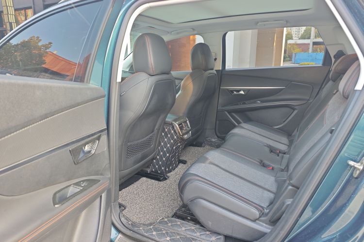 标致5008 2017款 350THP 7座精英版中控内饰7003