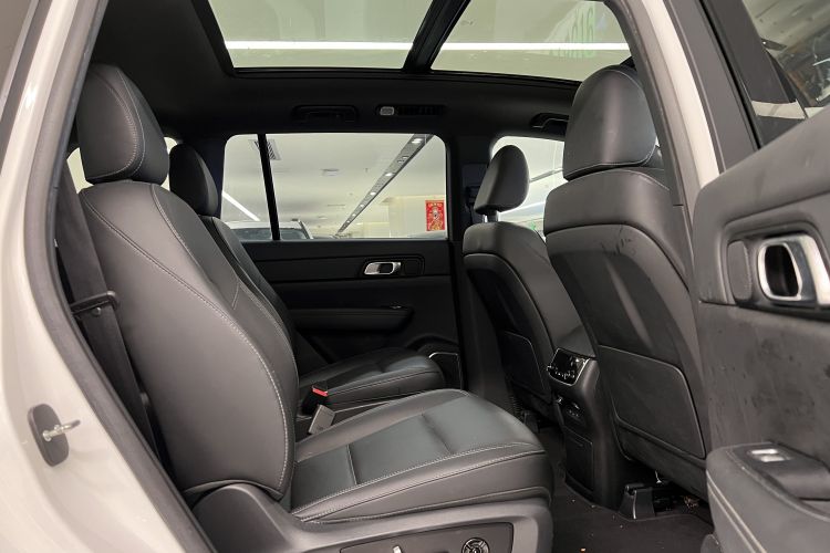 理想汽车 理想ONE 2021款 增程6座版中控内饰7011