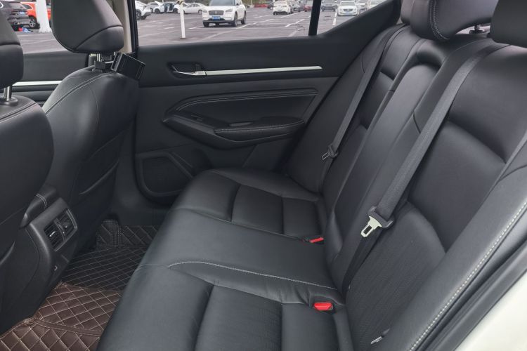 日产 天籁 2019款 2.0L XL 舒适版中控内饰7003