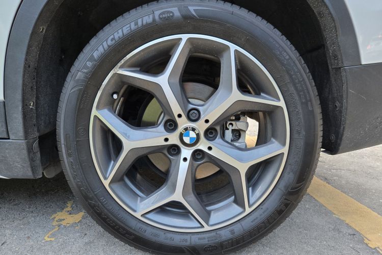 宝马X1 2016款 sDrive20Li 豪华型车身外观6014