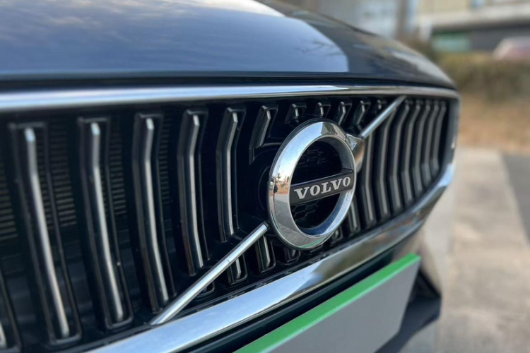 沃尔沃S60 2022款 B4 智逸豪华版车身外观6010