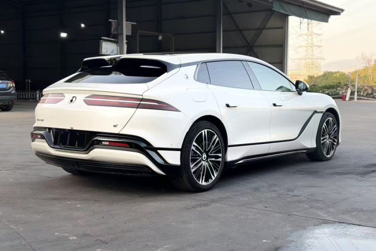 腾势Z9GT 2024款 1100四驱Ultra版车身外观6004