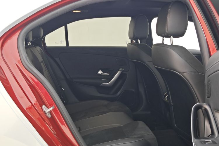 奔驰A级 2019款 A 200 L 运动轿车中控内饰7002