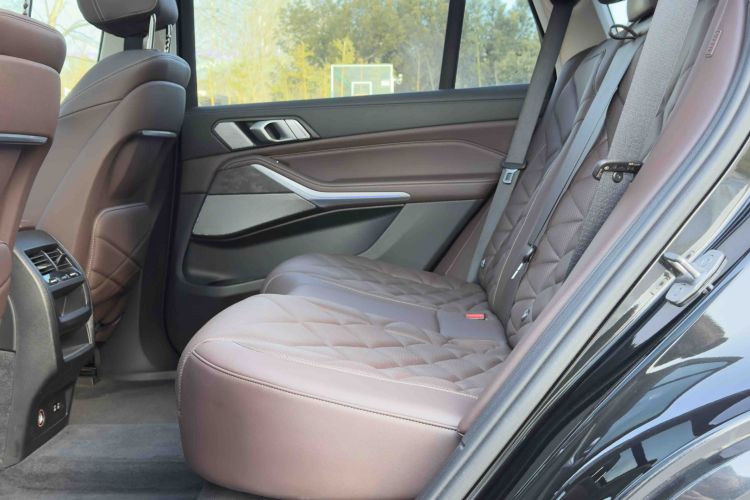 宝马X5 2022款 改款 xDrive 30Li 尊享型M运动套装中控内饰7002