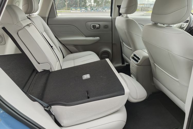 零跑汽车 零跑B10 2025款 510激光雷达版中控内饰7006