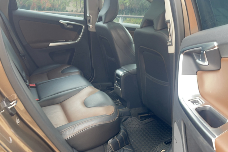 沃尔沃XC60 2017款 T5 AWD 智远升级版中控内饰7004