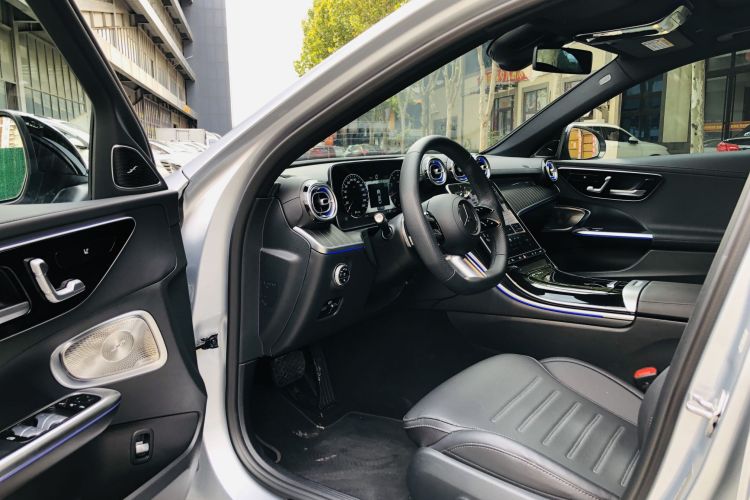 奔驰C级 2023款 改款 C 260 L 皓夜运动版中控内饰7003