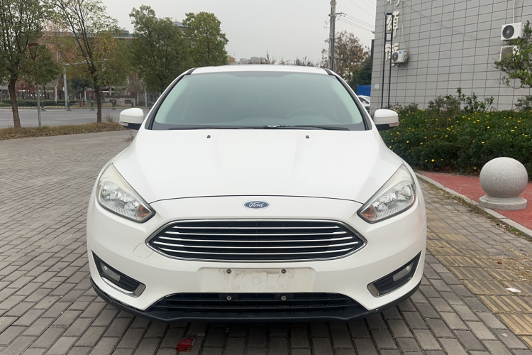 福特 福克斯 2015款 三厢 EcoBoost 125 自动超能风尚型车身外观6001