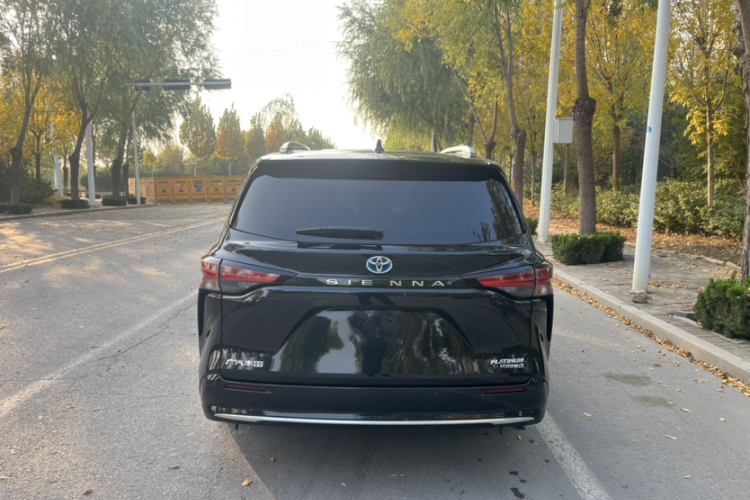 丰田 赛那SIENNA 2021款 2.5L混动 铂金版车身外观6005