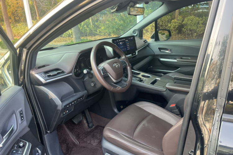 丰田 赛那SIENNA 2021款 2.5L混动 铂金版中控内饰7003