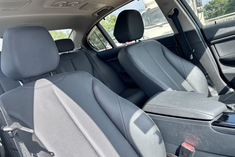 宝马3系 2016款 320Li 时尚型中控内饰7004