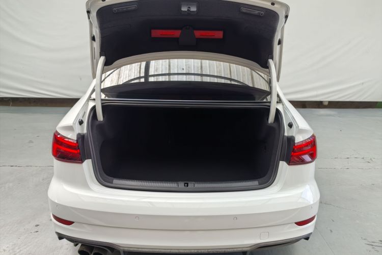 奥迪A3 2018款 30周年年型 Limousine 35 TFSI 时尚型车身外观6002