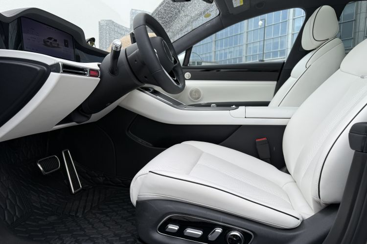 鸿蒙智行 享界S9 2024款 纯电 Ultra 四驱旗舰版中控内饰7006