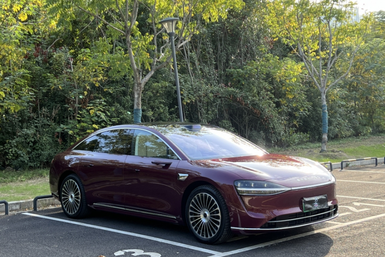 鸿蒙智行 享界S9 2025款 增程 Ultra车身外观6007