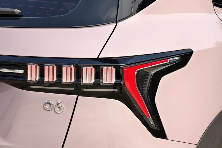 领克06 2023款 Remix 1.5T Shero局部细节9004