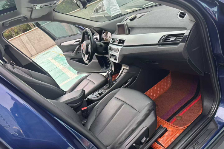 宝马X1 2019款 sDrive20Li 领先型中控内饰7002