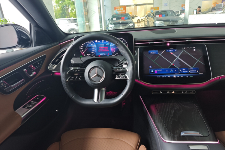 奔驰E级 2024款 E 300 L 时尚运动型中控内饰7004
