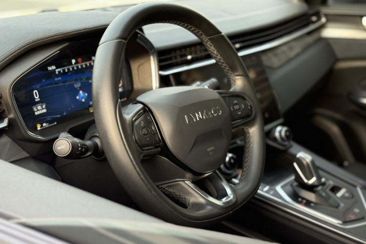 领克01 2021款 2.0TD 两驱型Pro中控内饰7009