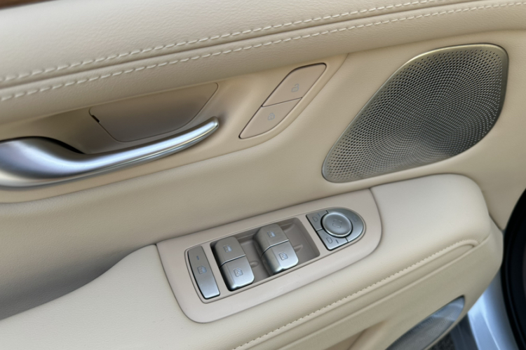 鸿蒙智行 问界M7 2024款 1.5T 后驱Plus版 5座中控内饰7005