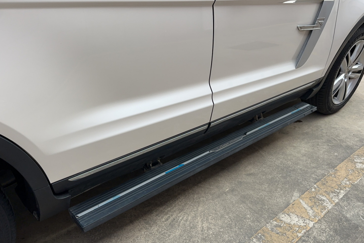 众泰T700 2017款 1.8T 双离合尊贵型车身外观6015