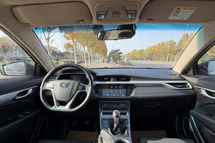 吉利汽车 帝豪 2018款 1.5L 手动向上互联版中控内饰7005