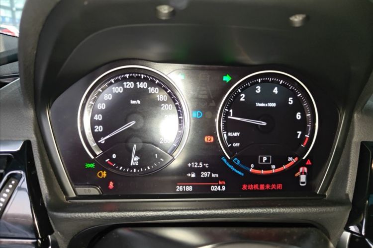 宝马1系 2023款 125i M运动曜夜版中控内饰15