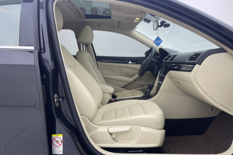 大众 帕萨特 2013款 1.8TSI DSG政府采购版局部细节41